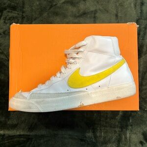 Nike Blazer Mid ‘77 VNTG White Yellow size 11
